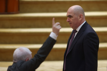 DECIZIE După mari certuri în coaliție, România are buget, adoptat abia la final de martie. Parlamentul a adăugat ajutoare pentru pensionari și a majorat sumele pentru primari și la Fondul de rezervă al Guvernului