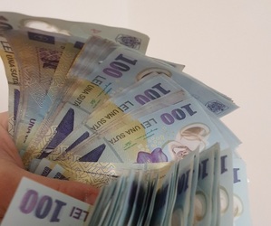 Câștigul salarial mediu net crește și ajunge la 5.557 lei, în luna februarie 