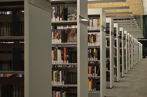 Oportunități 9 mai - UMF "Victor Babeș" Timișoara organizează licitație pentru amenajarea bibliotecii 