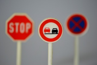 Oportunități 21 iulie - Primăria Craiova solicită oferte pentru furnizarea de indicatoare rutiere