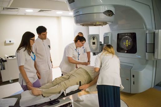 Ministrul Sănătății a semnat contractele de achiziție a echipamentelor de radioterapie pentru cinci spitale