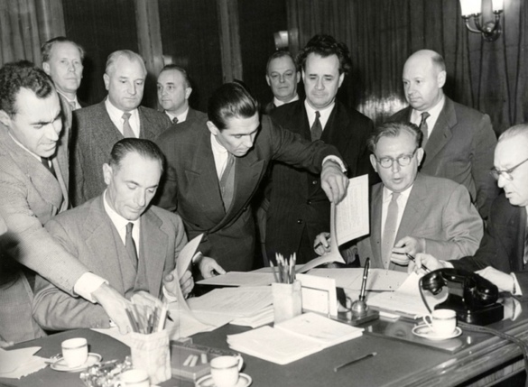 Semnarea contractului de import de țiței între Eni și URSS; 1960. Sursă: Eni