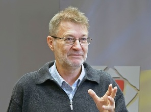 Opinii: Adevărul e o nucă prea tare. Și amară