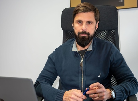 Opinii: Frontiera AI a ajuns la ușa Bucureștiului. Întrebarea e cine deschide