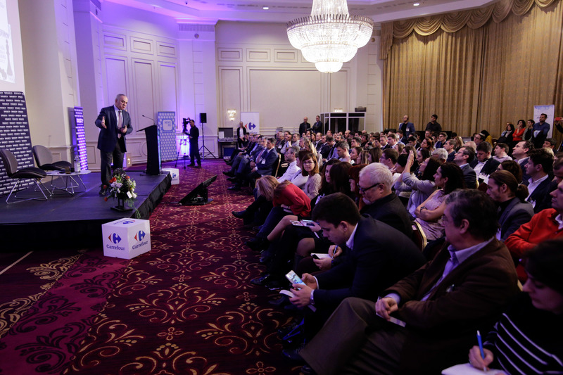 MAKING THE RIGHT MOVES I 
a Strategic Thinking Conference 