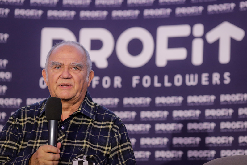 MAKING THE RIGHT MOVES I 
a Strategic Thinking Conference 