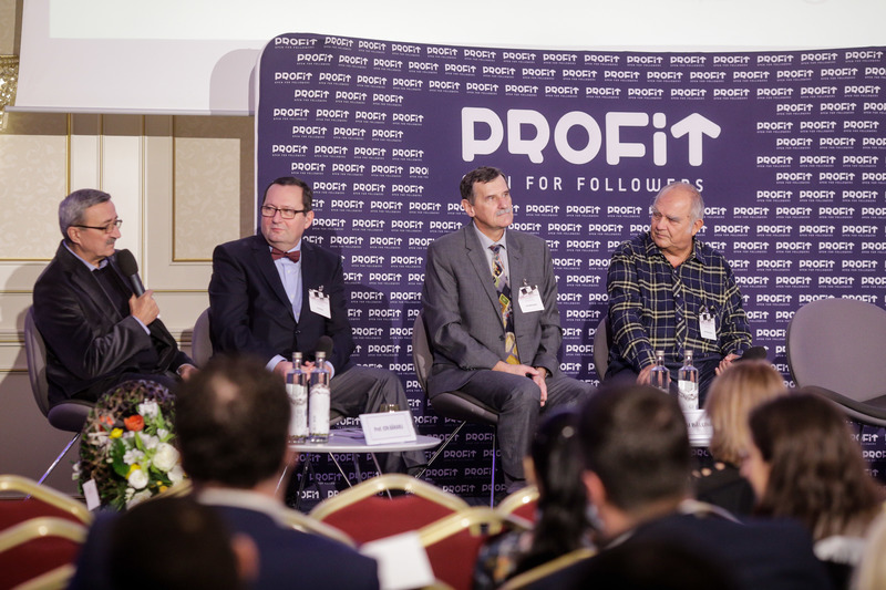 MAKING THE RIGHT MOVES I 
a Strategic Thinking Conference 