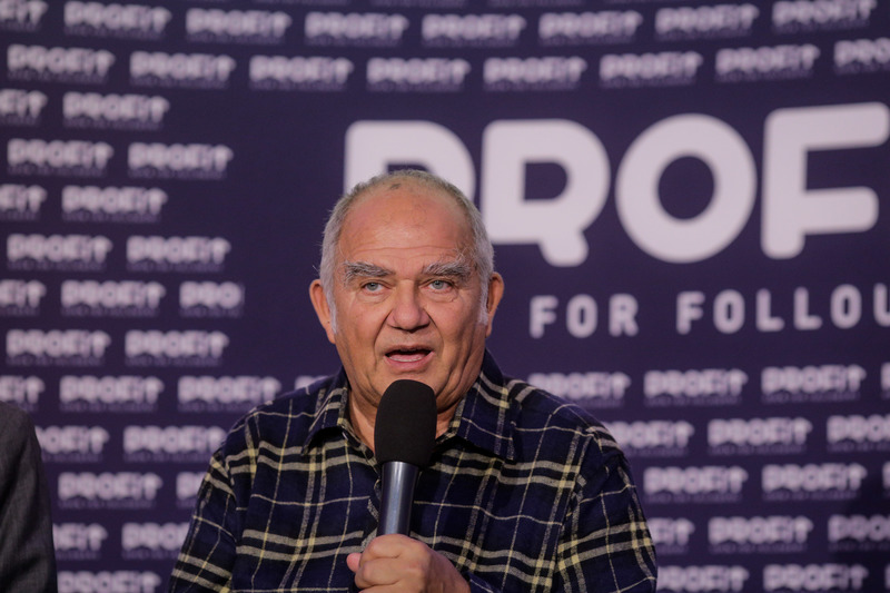 MAKING THE RIGHT MOVES I 
a Strategic Thinking Conference 