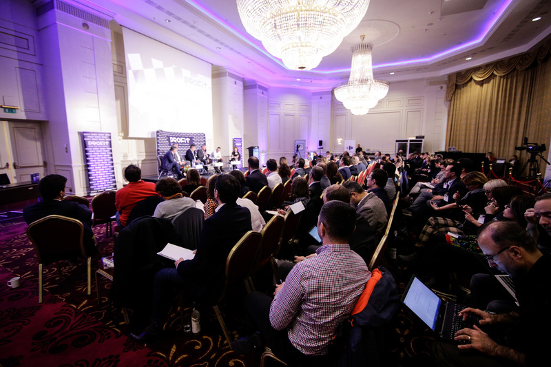 MAKING THE RIGHT MOVES I 
a Strategic Thinking Conference 