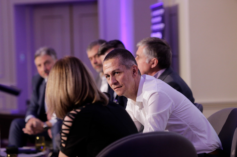 MAKING THE RIGHT MOVES I 
a Strategic Thinking Conference 