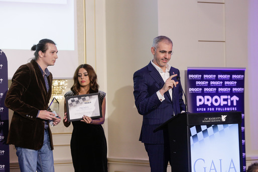 GALERIE FOTO Profit.ro a premiat antreprenori de succes și manageri de top români, dar și un licean olimpic la Gala Povești cu Profit Made în România