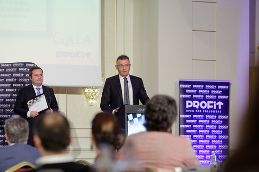 GALERIE FOTO Profit.ro a premiat antreprenori de succes și manageri de top români, dar și un licean olimpic la Gala Povești cu Profit Made în România