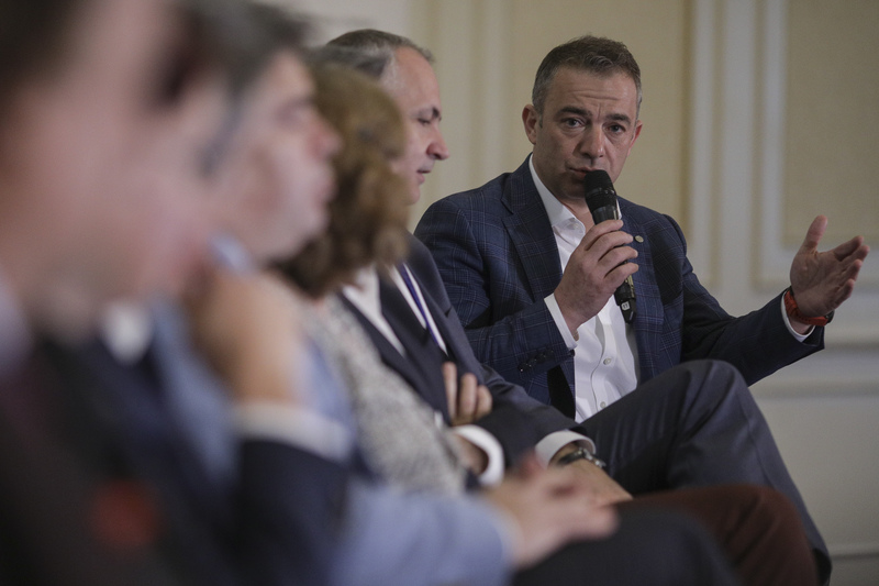 Piața muncii, între criză și reinventare