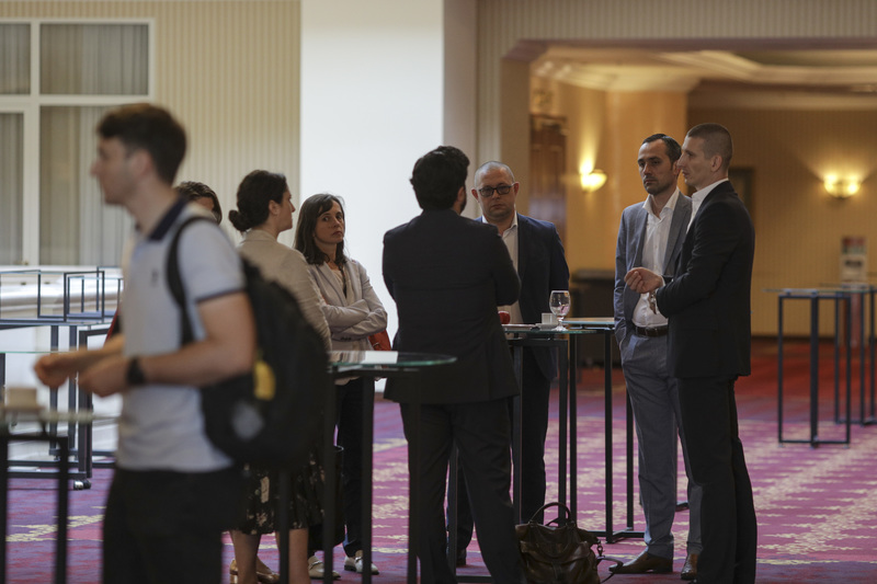 Eveniment Profit.ro & DPD România <br/>Barometrul e-Commerce. <br/>Provocări în vremuri de criză