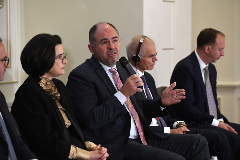 Eveniment Profit Financial.forum - Piețele financiare și provocările noilor crize - Ediția a V-a