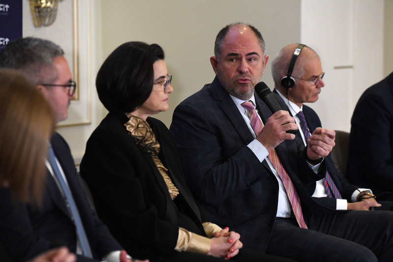 Eveniment Profit Financial.forum - Piețele financiare și provocările noilor crize - Ediția a V-a