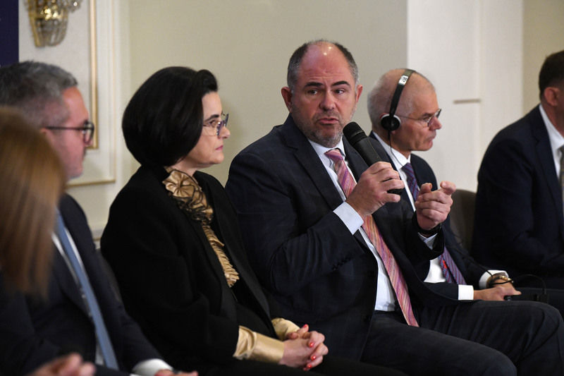 Eveniment Profit Financial.forum - Piețele financiare și provocările noilor crize - Ediția a V-a