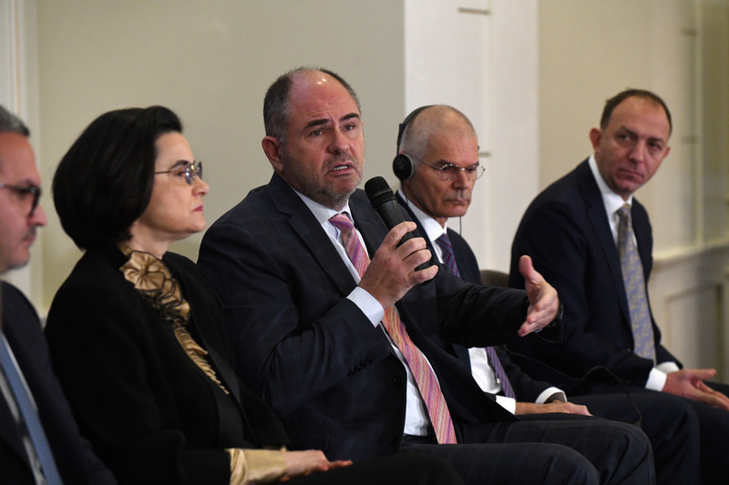 Eveniment Profit Financial.forum - Piețele financiare și provocările noilor crize - Ediția a V-a