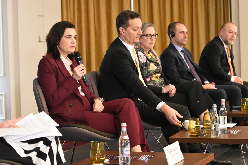 ​Eveniment Profit Financial.forum - Dezvoltarea piețelor financiare într-o perioadă de incertitudini fiscale și economice - Ediția a VII-a