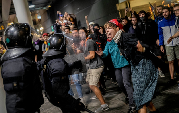 VIDEO Furie și ciocniri la Barcelona, după condamnarea separatiștilor