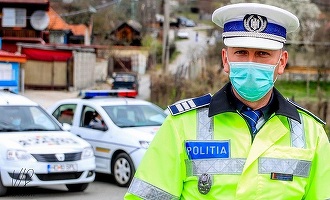 Doi deputați, amendați după un conflict cu polițiștii chemați de personalul unui fast food pentru că cei doi parlamentari ar fi refuzat să poarte mască