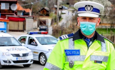 Doi deputați, amendați după un conflict cu polițiștii chemați de personalul unui fast food pentru că cei doi parlamentari ar fi refuzat să poarte mască