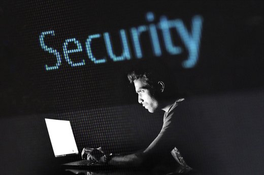 FOTO Ministrul Economiei avertizează: sunt trimise mail-uri false către unii solicitanți de granturi: "Atenție: Risc de fraudă!"