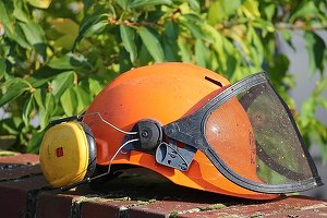Consiliul Concurenței extinde investigația pe piața echipamentelor de protecție a muncii și efectuează inspecții inopinate la mai multe companii