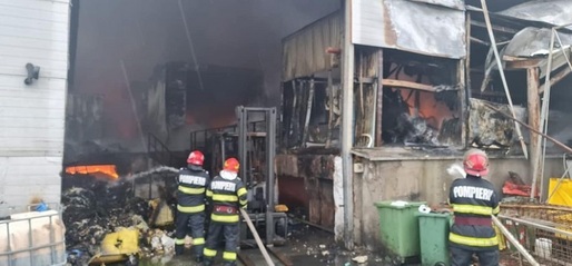 Incendiu cu degajare mare de fum la un incinerator lângă Ploiești