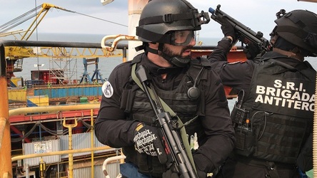 FOTO Brigada Antitero a SRI ridică un centru de "intervenții multi-risc" 