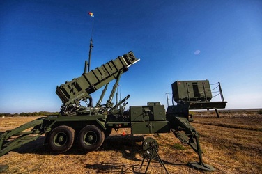 VIDEO Armata cumpără cisterne pentru alimentarea cu carburanți în teren a transportoarelor rachetelor Patriot și Hawk