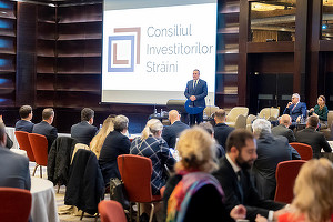 VIDEO După ce a stabilit avizarea investițiilor străine de SRI și SIE, Ciucă le-a vorbit investitorilor de o agenție care va fi ”punctul central de comunicare cu companiile străine” 