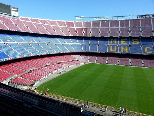 Muncitori români "la negru" pe șantierul legendarului stadion Camp Nou din Barcelona