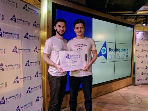 Startup-ul românesc Questo a primit 20.000 de euro de la Booking.com