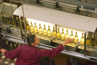 Producătorul țuicii de Pitești, controlat de Marian Drăgușin, fost candidat PSD+PC, ieșit din insolvență după 7 ani, vrea să reia planul de vânzare sau închiriere de distilării 