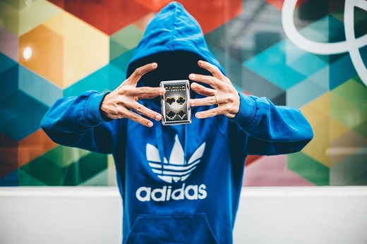 Adidas, prăbușire profit din cauza pandemiei. În trimestrul actual, declinul va fi chiar mai accentuat