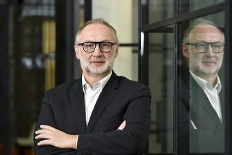 Compania românească DocProcess a deschis un birou la Paris