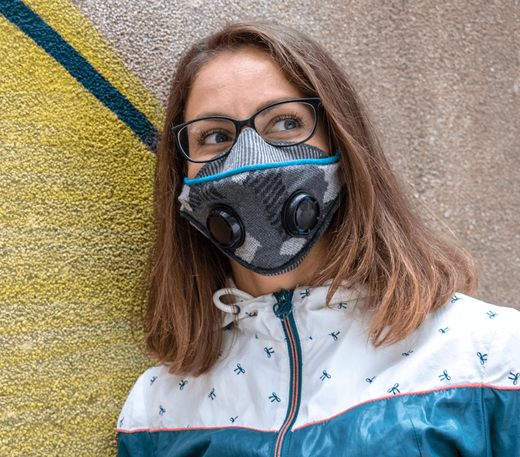 Un producător bulgar de măști de protecție inteligente vrea să intre în România. "Nu există concurență și calitate!"