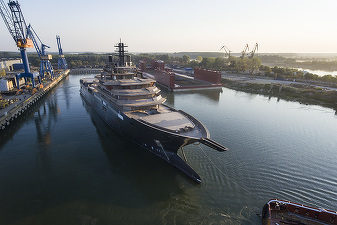 FOTO Primul portcontainer electric autonom din lume, construit la Vard Brăila, a fost livrat proprietarului