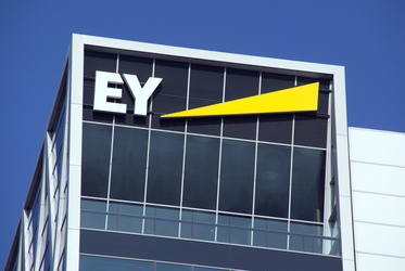 Marea Britanie continuă sancțiunile pentru Big Four: EY, amendată cu 3,5 milioane de lire sterline