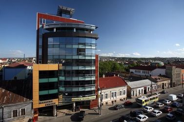 EXCLUSIV CEO-ul First Property Group explică ieșirea surprinzătoare din România: Am făcut o grămadă de bani, dar n-am putut scala. Piața este prea mică. Integrarea în UE v-a adus și dezavantaje, e benefică până la un anumit nivel!
