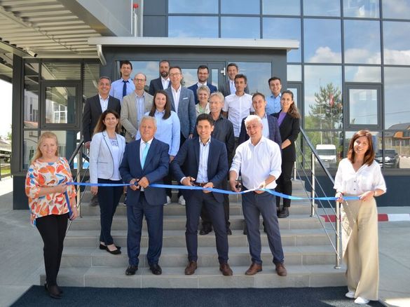 Tranzacție - FOTO Elvețienii de la Variosystems cumpără fabrica din România a Schurter, care tocmai a fost extinsă