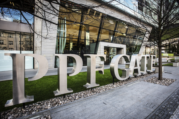 Fiul fondatorului PPF Group, proprietarul PRO TV, își vinde participația la grupul ceh 