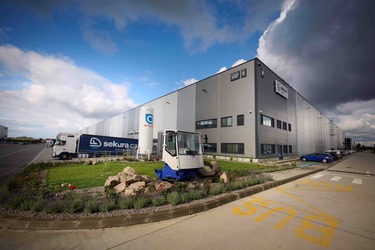 FOTO Danezii de la Sekura Cabins deschid o fabrică în România CONFIRMARE