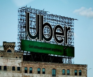 Uber investește masiv în infrastructura de încărcare pentru vehicule autonome