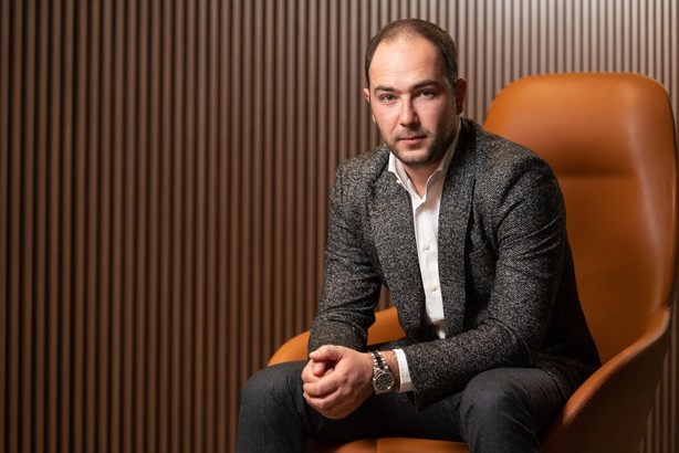 Tranzacție: Cris-Tim preia principalul competitor pe ready meals și cel mai mare producător de sandvișuri din România. Compania accelerează creșterea în segmentul ready meals prin achiziția Via Trend și Snack 4U