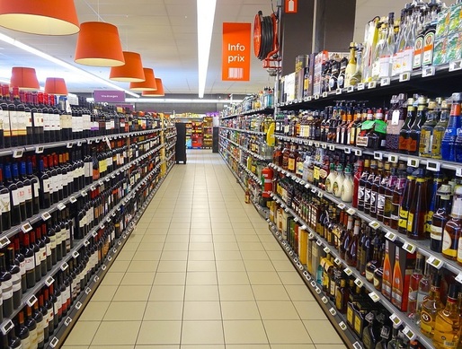 Supermarketurile riscă să fie afectate de impozitul specific, povara administrativă ar fi semnificativă 