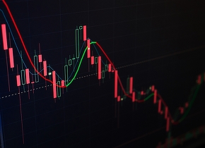 GRAFIC Bursa suferă un recul de un procent. Toate acțiunile din top 10 tranzacționare au avut închideri „pe roșu”