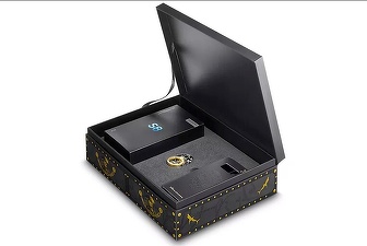 VIDEO&FOTO După seria Batman, Samsung lansează Galaxy S8 Pirates of the Caribbean edition