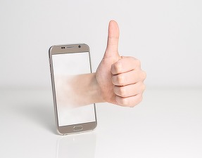 ANCOM: Utilizatorii de cartele preplătite migrează către abonamente, atrași de ofertele operatorilor 